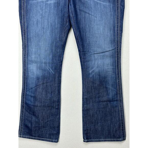 Wrangler Jeans Women’s 9/10x30 Blue Denim Bootcut Premium Patch Low Rise Cotton - Picture 3 of 15